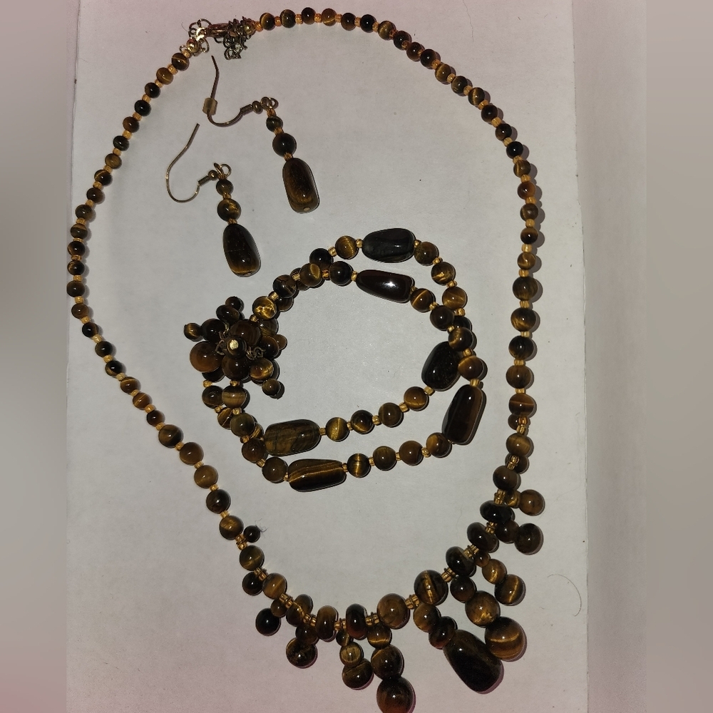 *X NWOT Necklace/Bracelet/Earring Set
